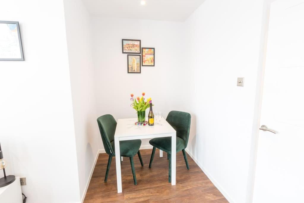 Chester Stays - Lovely Apartment In The Heart Of Chester With Free Parking Exterior foto